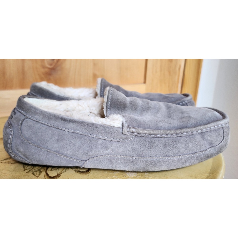 UGG Sz 12 Grey Suede Shearling Ascot Moccasin Slippers Loafers Cozy Warm Classic